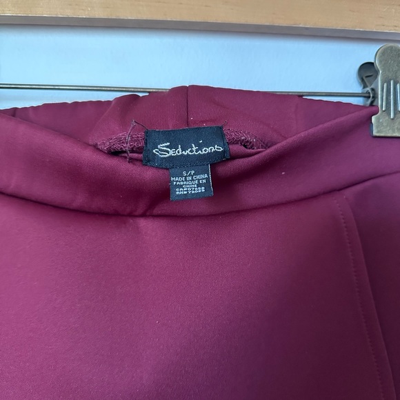 Burgundy Wine Red Mini Skort Midrise - Picture 5 of 10